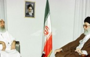 انتشار برای اولین‌بار | لحظاتی از دیدار شیخ احمد یاسین با رهبر انقلاب
