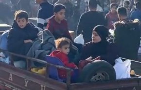 روزنامه صهیونیستی: ساکنان غزه بدون توجه به هشدارها در حال بازگشت به خانه‌ها هستند+ ویدیو