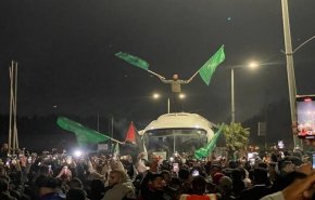 آماده‌باش قسام برای ادامه جنگ در صورت عدم تمدید آتش‌بس/ آزادی ۳۰ اسیر فلسطینی در ششمین مرحله تبادل اسرا + فیلم