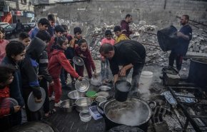 هشدار سازمان بهداشت جهانی در باره موج گرسنگی و قحطی در غزه/ پدران و مادران غزه گرسنگی می کشند تا شاید فرزندانشان بتوانند چیزی بخورند