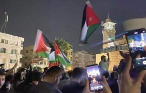 الأردن.. مسيرة شعبية غاضبة في محيط السفارة الإسرائيلية بعمان (فيديو)


