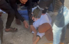 طبيبة فلسطينية تنهار بسبب ما رأت في المستشفی
