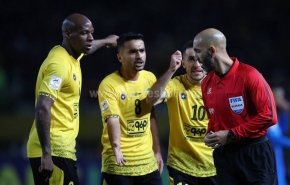 اخراج بد موقع حماسه سپاهان را خراب کرد؛ برد شیرین الهلال با ستارگان جهانی