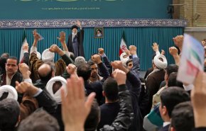 رهبر انقلاب: همه باید در انتخابات شرکت کنند/ راه اصلاح کشور انتخابات است