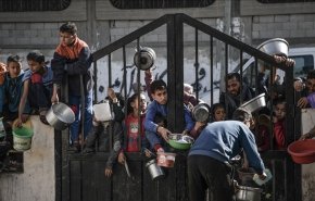 صحنه هایی از کودکان شمال غزه در حال خوردن سیب زمینی فاسد در سایه فاجعه انسانی بدتر