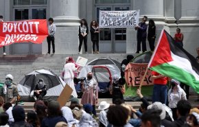 پلیس آمریکا ۹۰۰ معترض طرفدار فلسطین را در دانشگاه‌ها بازداشت کرد

