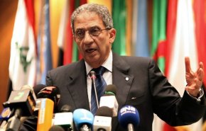 عمرو موسى: 