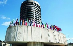 آیا عربستان تجارت جهانی نفت با دلار آمریکا را کاهش می‌دهد؟