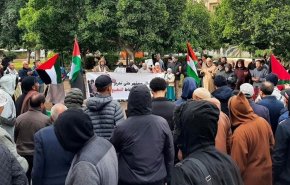 تجمع مقابل پارلمان 
