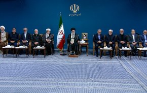 رهبر انقلاب: آقای رئیس جمهور برای انتخاب وزیران با من مشورت کردند/ حل مسئله گرانی و تورم جزو اولویت‌های فوری است

