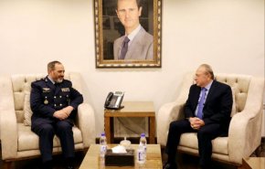 وزیر دفاع بر استمرار پشتیبانی ایران از محور مقاومت تاکید کرد
