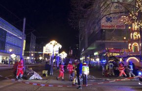 ألمانيا.. طبيب سعودي يدهس بسيارته حشدًا من الناس ويقتل 11 شخصا +فيديو
