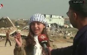 بازگشت به خانه پس از ۱۵ ماه آوارگی: پیام پر از امید یک دختر فلسطینی به هموطنانش
