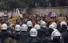 تظاهرات دانشجویان معترض به اردوغان در استانبول  +فیلم