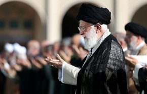  حضرت آیت الله خامنه‌ای: اگر شرارتی از جانب آمریکایی‌ها صورت گیرد، ضربه محکمی خواهند خورد+فیلم و عکس
