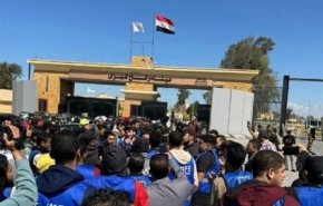 تجمعات مردمی در گذرگاه رفح همزمان با سفر امروز 