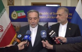 عراقچی بعد از مراسم روز ارتش در مسکو: از سمت آمریکا پیام‌های متناقض و متضاد می‌شنویم
