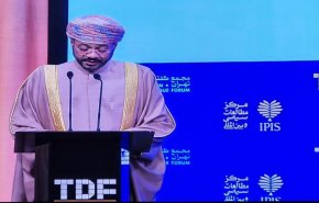 وزیر امور خارجه عمان: مسقط با جدیت به پیمودن مسیر دشوار گفت‌وگو متعهد است
