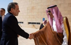 استقبال وزیر خارجه عربستان از عراقچی و هیئت همراه