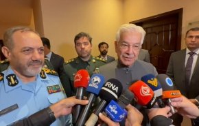 وزير الدفاع الباكستاني: نرغب في شراكة دائمة مع إيران من أجل السلام الإقليمي
