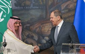 لافروف يؤكد أن أطرافًا تسعى لإثارة التوتر بين دول الخليج الفارسي وإيران