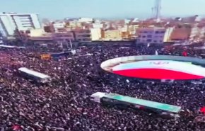 لبيك يا خامنئي