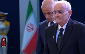 ادای احترام وزیر دفاع ملی جمهوری لبنان به پیکر رهبر شهید انقلاب اسلامی