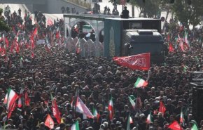 میلیون‌ها عزادار، امام مجاهد شهید را در تهران بدرقه کردند+فیلم