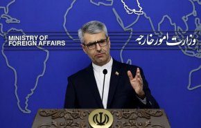 بقائی: تاریخ لحظه‌ای درنگ کرده تا برگ دیگری از دفتر خویش را ورق بزند
