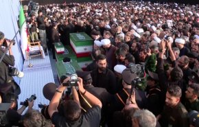 اقامه نماز بر پیکر رهبر شهید انقلاب در مسجد جمکران