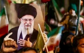 تشییع پیکرهای مطهر شهدای خانواده رهبر شهید انقلاب، در حرم امام حسین (ع)+ فیلم