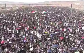 راهپیمایی باشکوه مردم یمن در «جمعه هشدار و آماده‌باش»+ فیلم
