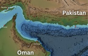 نهاد دریایی انگلیس از اصابت پرتابه به یک نفتکش در سواحل عمان خبر داد
