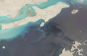  السفن المخالفة لترتيبات ايران في عبور 'هرمز' ستواجه قيود غرامة أو احتجاز أو مصادرة