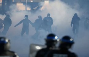 إحتجاجات طلابية عارمة تهز فرنسا ومواجهات أمنية تفجّر الغضب