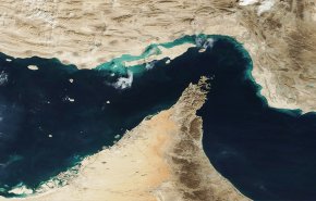 وقوع عدة انفجارات قوية في الممر الجنوبي لمضيق هرمز