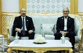 الرئيسان بزشكيان وعلييف يؤكدان ضرورة تطوير العلاقات بين طهران وباكو