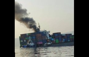 غرق سفينة حاويات بعد اصطدامها بلغم بحري جنوب مضيق هرمز