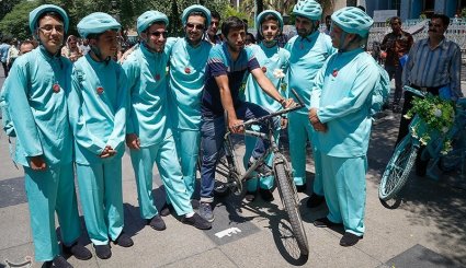 کاروان دوچرخه سواری کمپین از خودمان شروع کنیم در بازار تهران