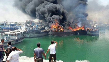 آتش سوزی در بندر صیادی کنگان - بوشهر