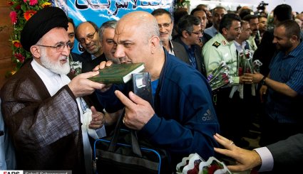 بدرقه رسمی نخستین گروه حجاج حج تمتع 96