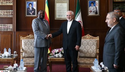 دیدار ظریف با مقام های شرکت کننده در مراسم تحلیف رئیس جمهوری