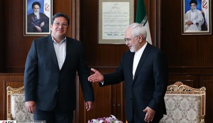 دیدار ظریف با مقام های شرکت کننده در مراسم تحلیف رئیس جمهوری