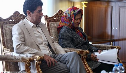 دیدار ظریف با مقام های شرکت کننده در مراسم تحلیف رئیس جمهوری