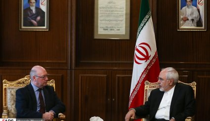 دیدار ظریف با مقام های شرکت کننده در مراسم تحلیف رئیس جمهوری
