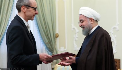 تقدیم استوارنامه سفرای جدید سه کشور خارجی به روحانی. تصاویر