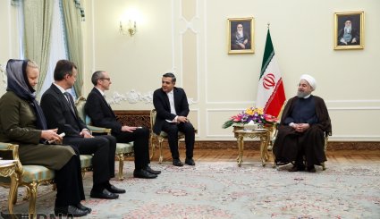 تقدیم استوارنامه سفرای جدید سه کشور خارجی به روحانی. تصاویر