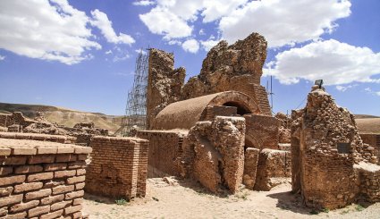 تخت سلیمان ، یادگاری به قدمت ۳۰۰۰ سال