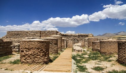 تخت سلیمان ، یادگاری به قدمت ۳۰۰۰ سال