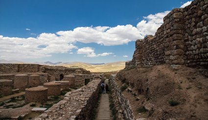 تخت سلیمان ، یادگاری به قدمت ۳۰۰۰ سال